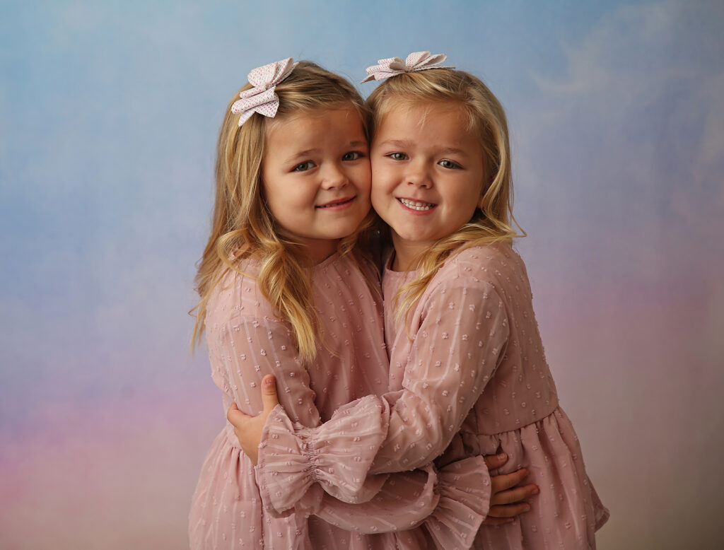 Stollery_kids_twins_Addison_Addley-hugging