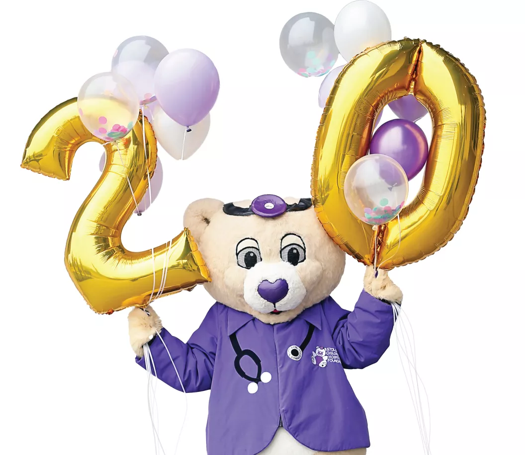 Dr.P-with-20-year-balloons